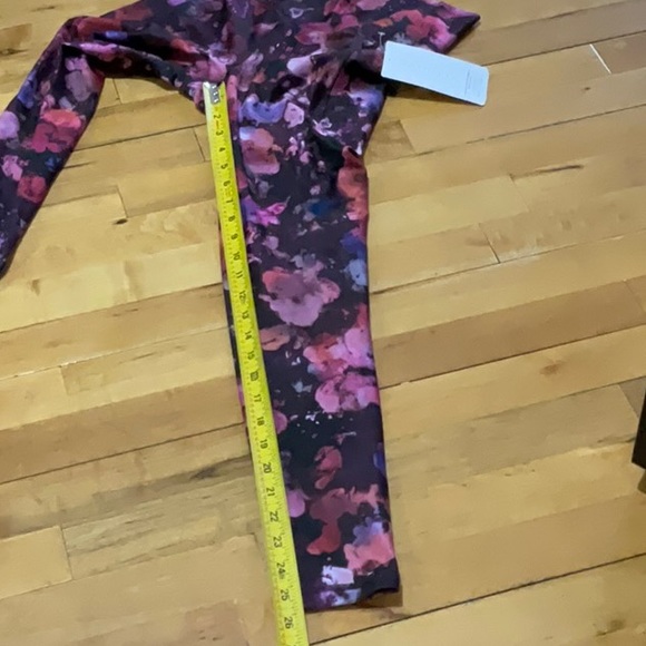 Atleta Salutation Stash Pocket Printed Tight - Picture 8 of 15